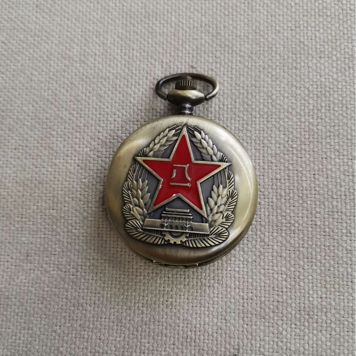 Classic commemorative fashionable pocket watch