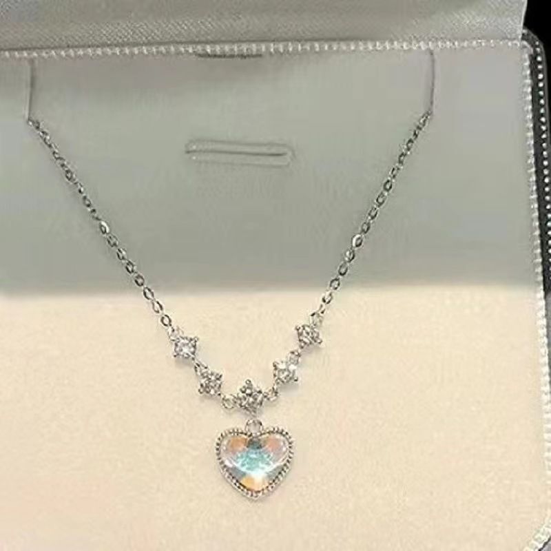 Heartache Love Necklace Light Luxury Ins Elegant High-end Gift Design Girlfriend Collarbone