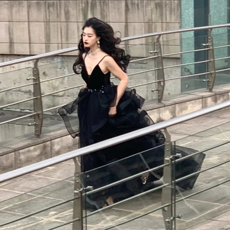 Vestido de noche negro elegante estilo francés moderno para graduación, examen de arte de verano 2026, para anfitriona