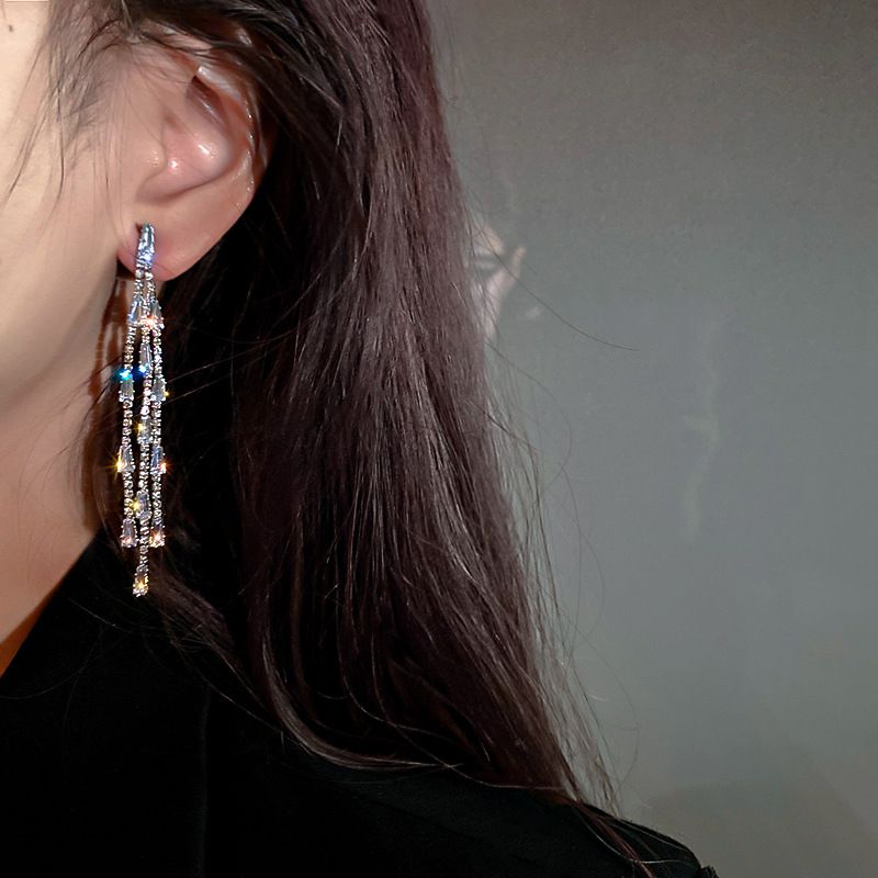 6g Weight Artificial Gemstones Inlay Material Earrings Classification Housewarming, Anniversary, Business, Wedding, Travel, Birthday, Festival Occasion Rhinestone Material Tassel Pattern Women'S Gender Fashion Style Silver Color Wholesale Fashion Inlaid Rhinestone Zircon Tassel Long Earrings Nihaojewelry 8