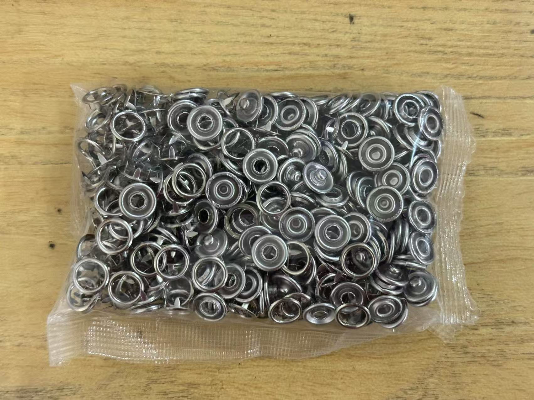 Juego de instalación de hebilla de cinco garras Botón de abrazadera de cinco garras Botón oculto Botón a presión Botón hembra Botón sin costura Botón transfronterizo de cinco garras