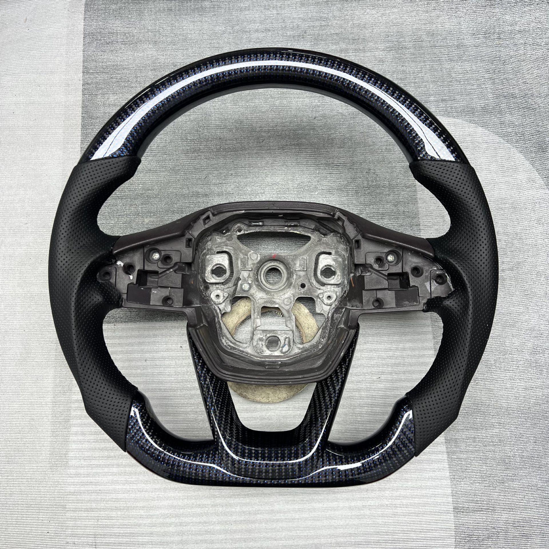 Manufacturer-Customized Carbon Fiber Steering Wheel Processing Suitable for Trumpchi E8/Trumpchi M8/Trumpchi M6/Trumpchi Gs8 Emkoo