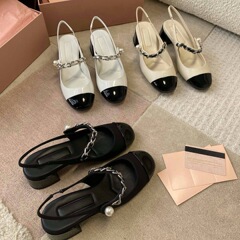 莞産のトップ版2025年の新型は包頭メアリー珍の女性靴の小さい香風のチェーンの太さと包頭のサンダルの女性を配合します。