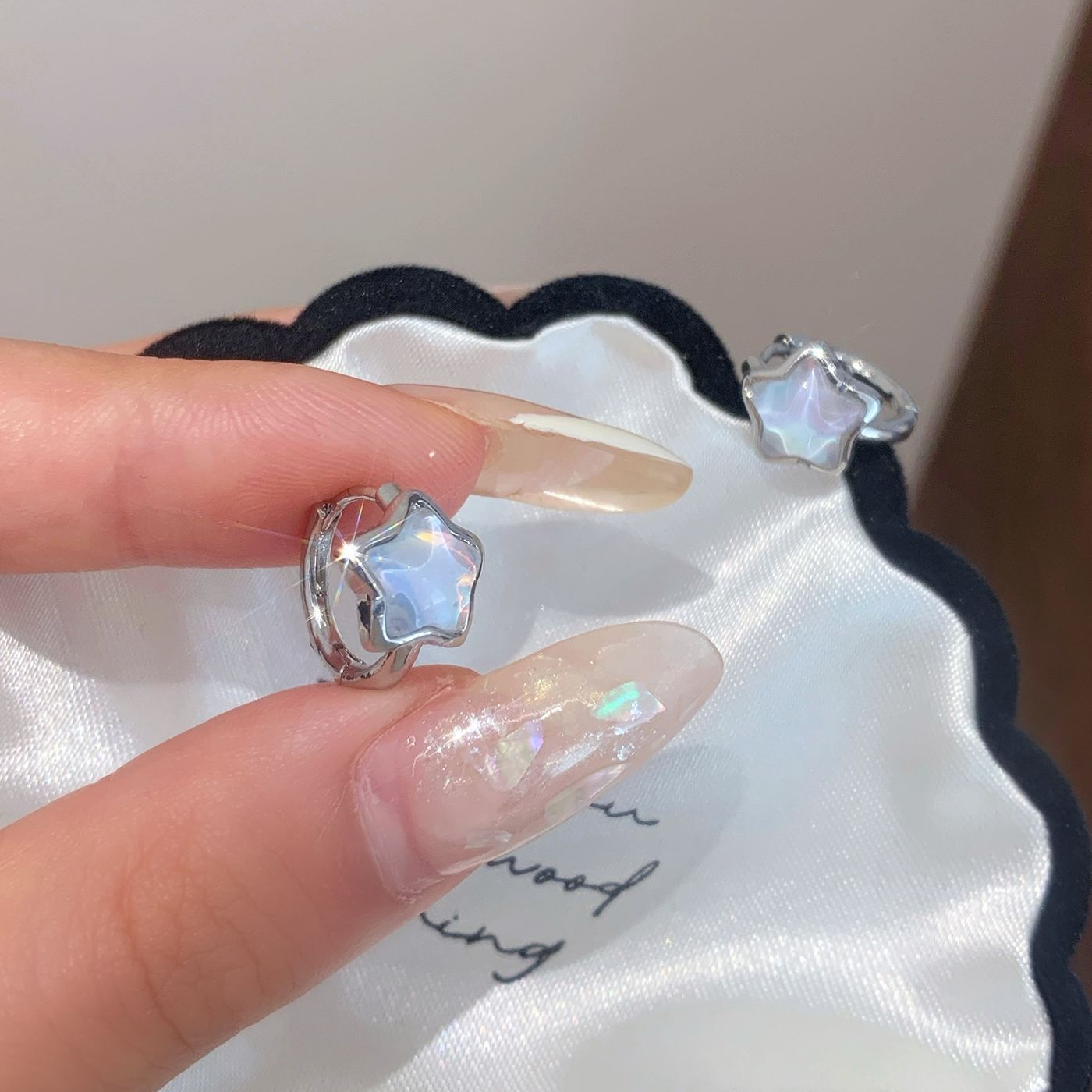 幻彩月光石五角星耳扣女清新温柔甜美少女小众简约个性风潮耳饰