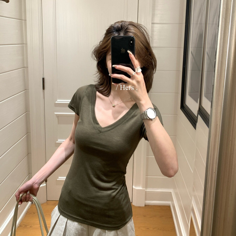 Hers One Sweet Spoon of Summer Minimalist Style Basic Versatile Slim Fit Waist-Cinching V-Neck Short Sleeve T-Shirt for Women 80372