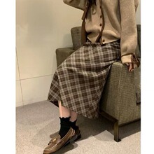 格纹加绒中长款半身裙女冬季新款奶系穿搭美拉德风设计感百搭裙子