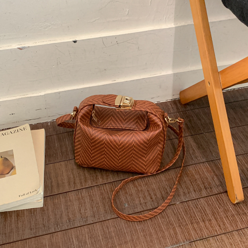 Vintage Square Shoulder Bag For Women Solid Color Crossbody Handbag_voghion.com