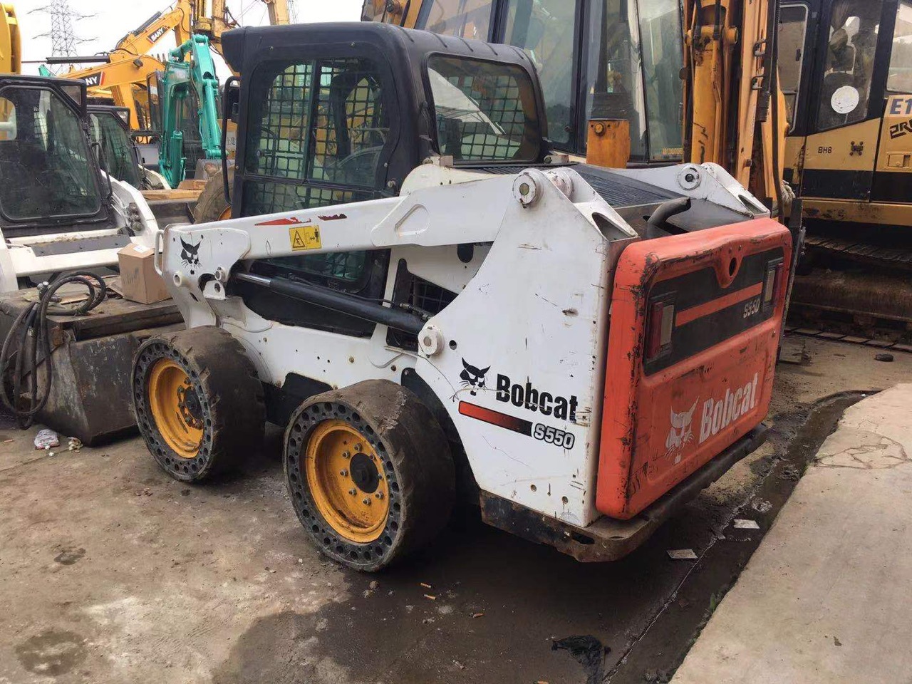 出售闲置山猫S550清扫机，山猫550，山猫滑移机，山猫扫地机