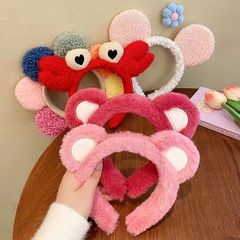 Autumn/Winter New Strawberry Bear Plush Hairband Headwear for Women Face Washing Famous Net Pop Fluffy Non-Slip Hair Pin