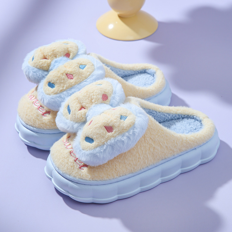thumbnail image 1 of Zapatillas de algodón con lazo para mujer, pantuflas peludas lindas de Eva para el hogar, antideslizantes y cálidas, para otoño e invierno, 1 of 5