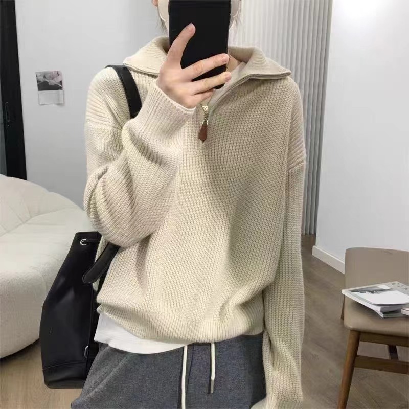 demi-season knitted chain with zipper