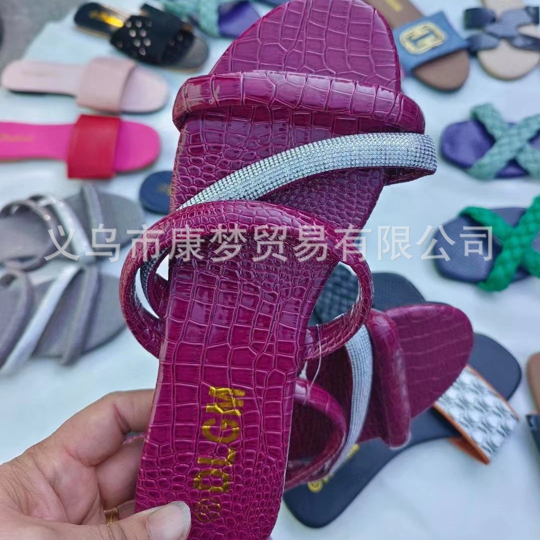 Comercio exterior nuevas zapatillas de dama transfronterizas hebilla metálica zapatillas baratas moda miscelánea zapatillas frías al por mayor África