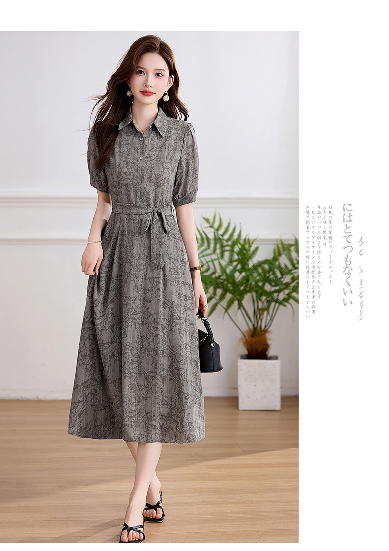 Đầm suông midi cổ bẻ họa tiết hoa nhí thiết kế dây buộc eo — xanh lá cây, màu xám chi tiết 23