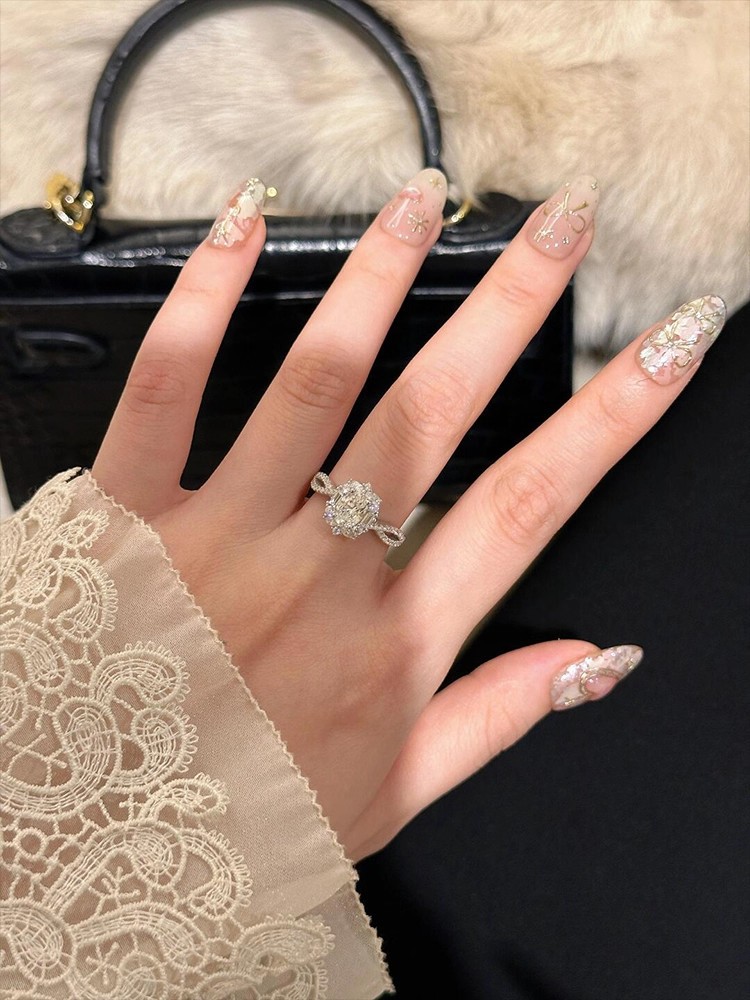 Sparkling Snowflake Diamond Pigeon Egg Designer Ring For Women_voghion.com