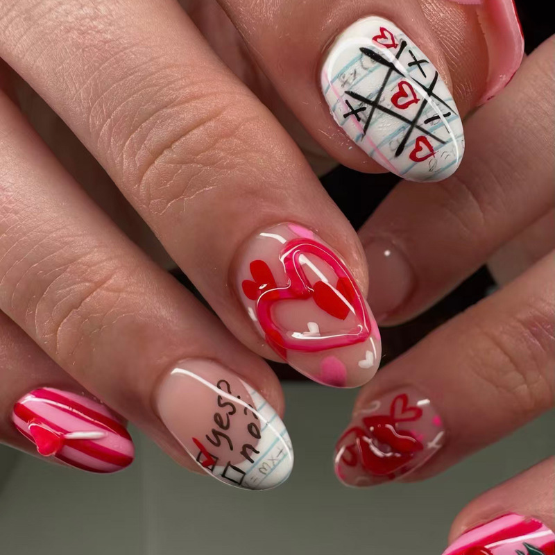 European and American cross-border Valentine's Day manicure, almond-shaped nails, French heart-shaped cute nail stickers, press-on fake nails, wearable nails