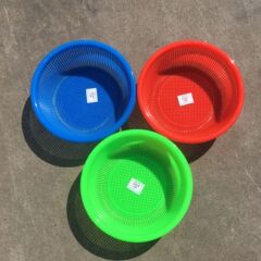 厚い円形のプラスチックの小さいサイズのかごのプラスチックのかごの水たまりのかごは野菜のたらいの果物をふるいます。