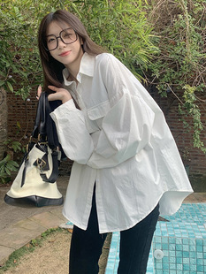 oversize白色防晒衬衫女春秋设计感宽松慵懒bf风叠穿衬衣薄款外套-阿里巴巴