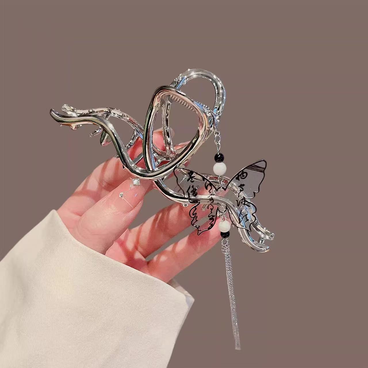 New Chinese Style National Style Tassel Butterfly Pendant Grab Clip Simple High-end Shark Clip Outgoing All-match Headwear Hair Accessories