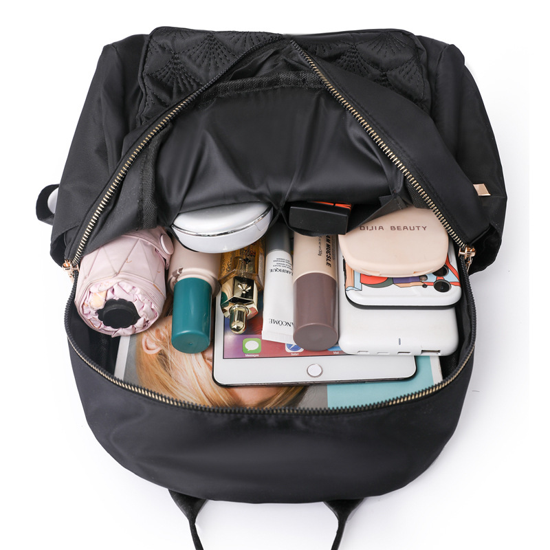 Spot al por mayor 2023 nueva mochila de nailon para mujer coreana, mochila de viaje al aire libre de gran capacidad de moda