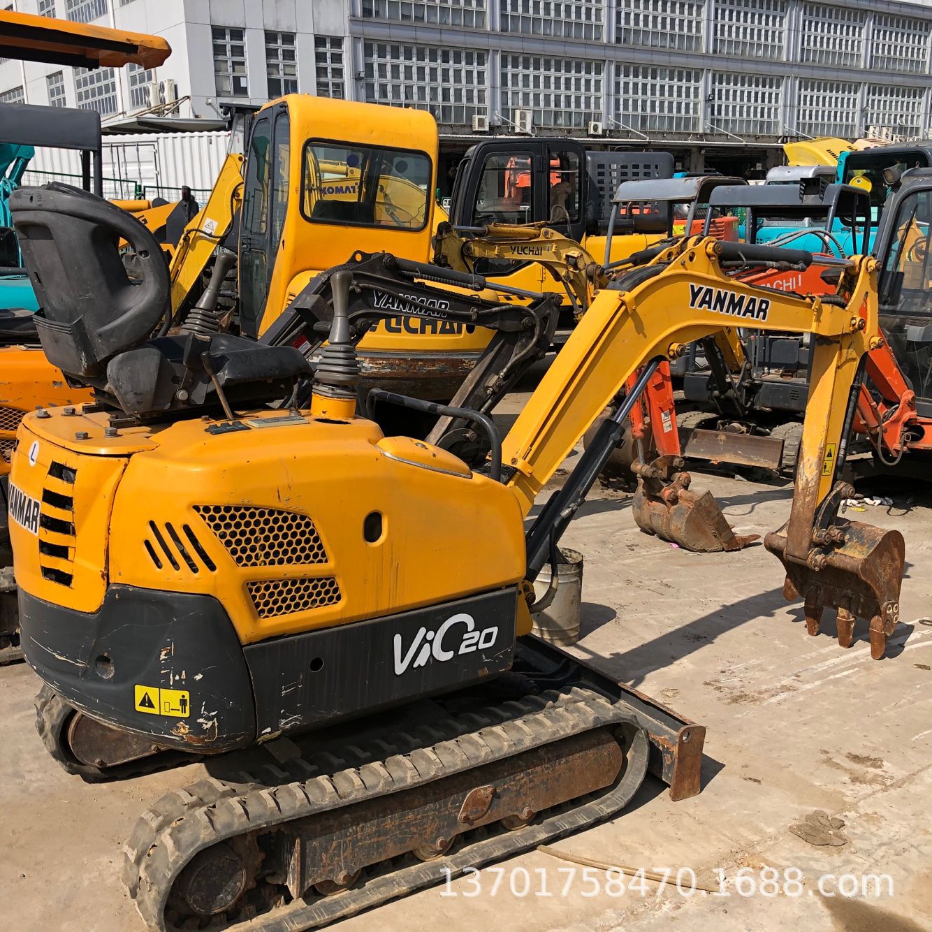 二手微挖出售 08 10小型挖掘机 果园沟渠房内等多用途小微挖