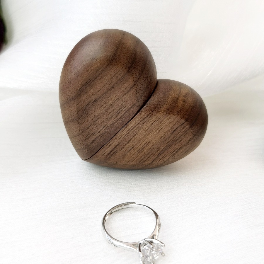 Proposal Heart-Shaped Ring Box, North American Black Walnut Wood, Vintage Diamond Ring Box, Gift Storage Box, Jewelry Box