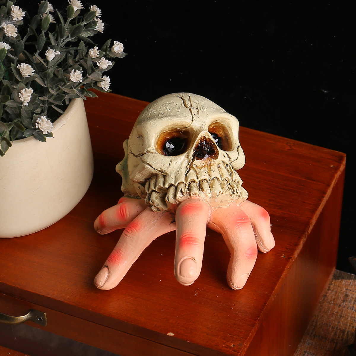 Simulazione di teschio di Halloween mano orrore giardino ornamenti in resina fantasma festival teschio conchiglia fantasma mano parodia decorazioni_voghion.com