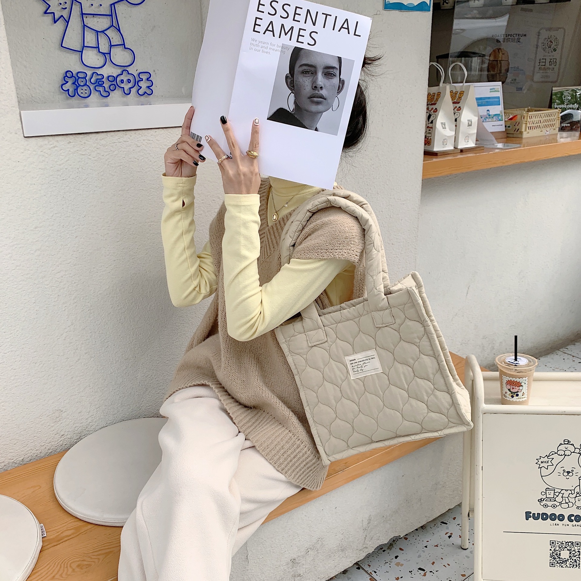 【 In Stock 】210301 large-capacity single-shoulder tote bag, quilted gourd hand-held commuter bag, autumn and winter hand-held bag for women undefined
