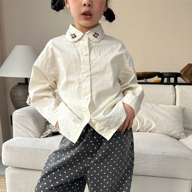 Zuo Xiaoran ropa para niños 2024 ropa de primavera camisa para niños solapa de manga larga Oso de dibujos animados bordado camisa blanca