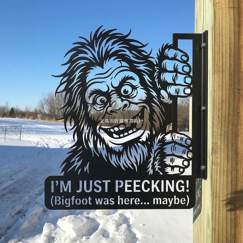 Cross-Border Bigfoot Peeking Metal Wall Sign