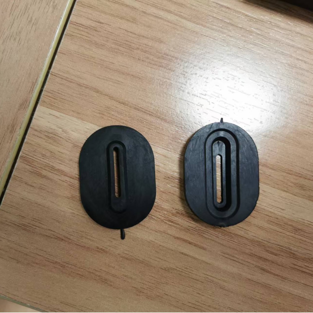 厂家批发电动三轮车箱手柄外内搭扣垫片 橡胶垫片电动三轮车配件