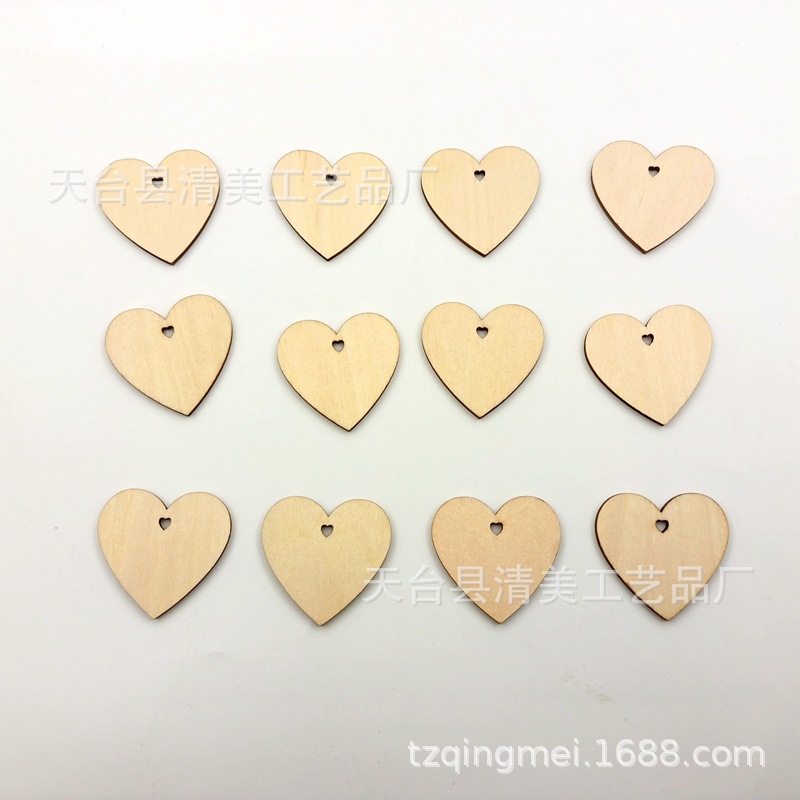 10-150mm tablero de tilo en forma de corazón agujero amor estilo botón de madera pieza en forma de corazón agujero melocotón corazón DIY pieza de madera decorativa