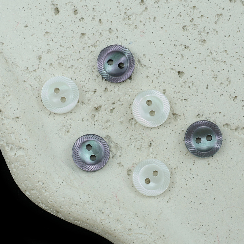 Spiral lace two-hole resin buttons for shirts, knitted cardigans, women's handmade clothing, pearlescent small round buttons Spiral lace two-hole resin buttons for shirts, knitted cardigans, women's handmade clothing, pearlescent small round buttons