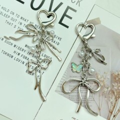 韓国式Y2Kシルバー蝶結びパールハートキーホルダーレディースバッグ携帯ストラップ高級感下げ飾り
