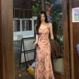 吊带裙2024早春美拉德玫瑰碎花吊带连衣裙
