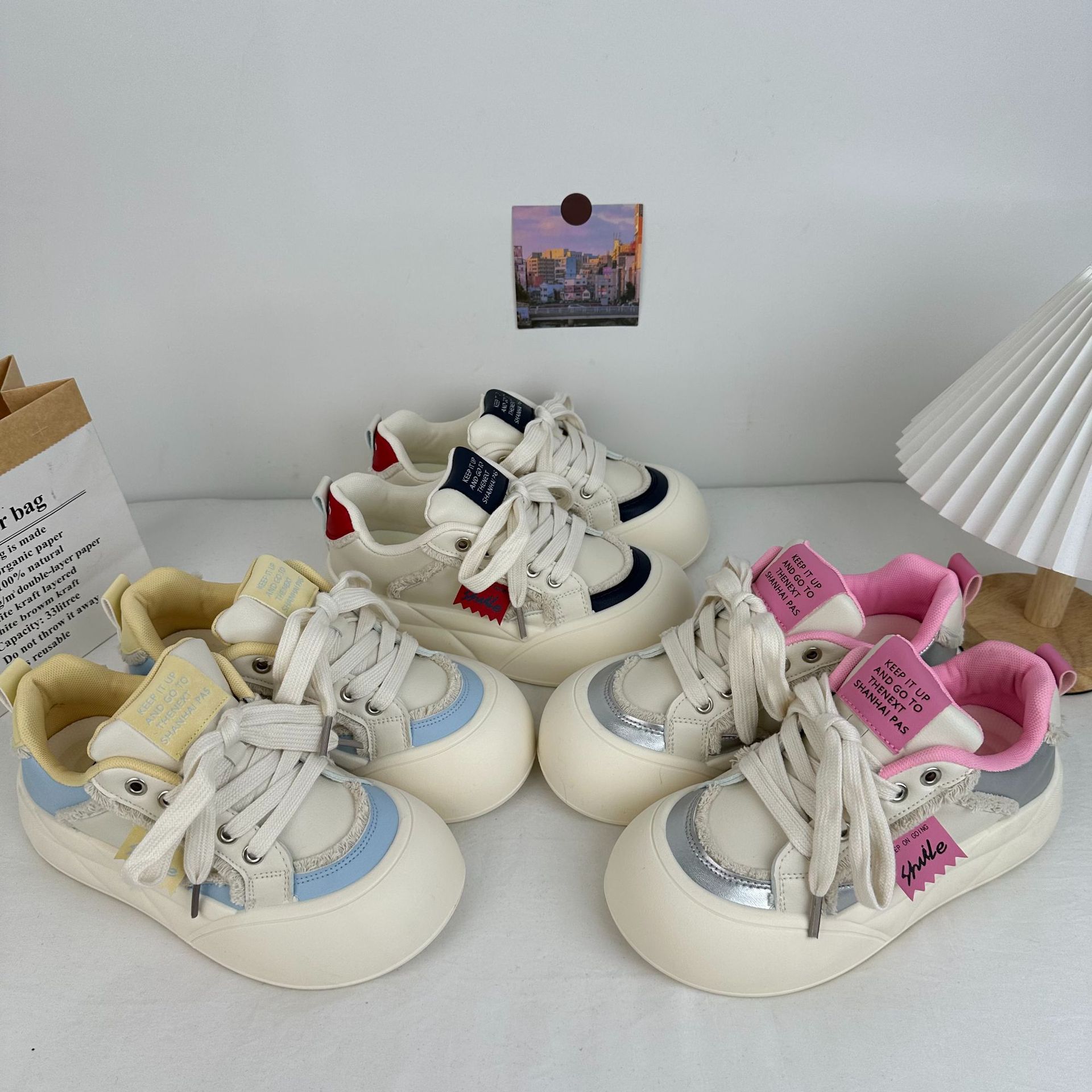 Zapatos de skate de fondo grueso y de altura baja de las niñas de la escuela deportiva universal zapatos de lona casuales 2025 primavera zapatos de mujer coreanos