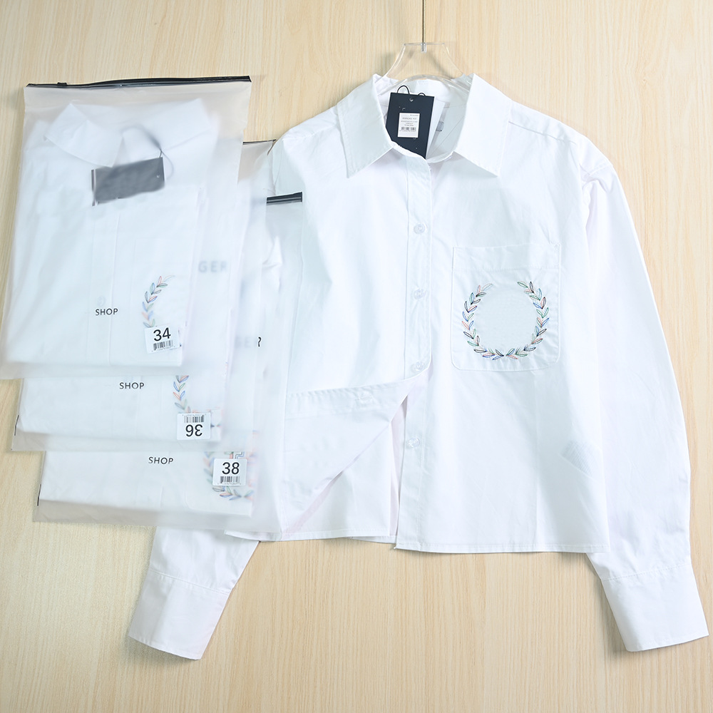 思琪女装 7/15 美汤系 棉质刺绣口袋宽松休闲短款长袖白衬衫