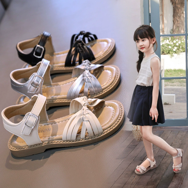 Сандалии для девочек Детская обувь 2025 Летняя новая детская мягкая подошва Принцесс обувь средняя детка Сандалии для маленьких девочек