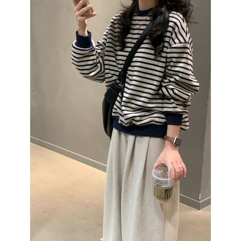 Женский свитер с длинным рукавом, круглым вырезом и полосками в ретро-стиле, осень 2025, новый свободный дизайн, повседневный, универсальный пуловер