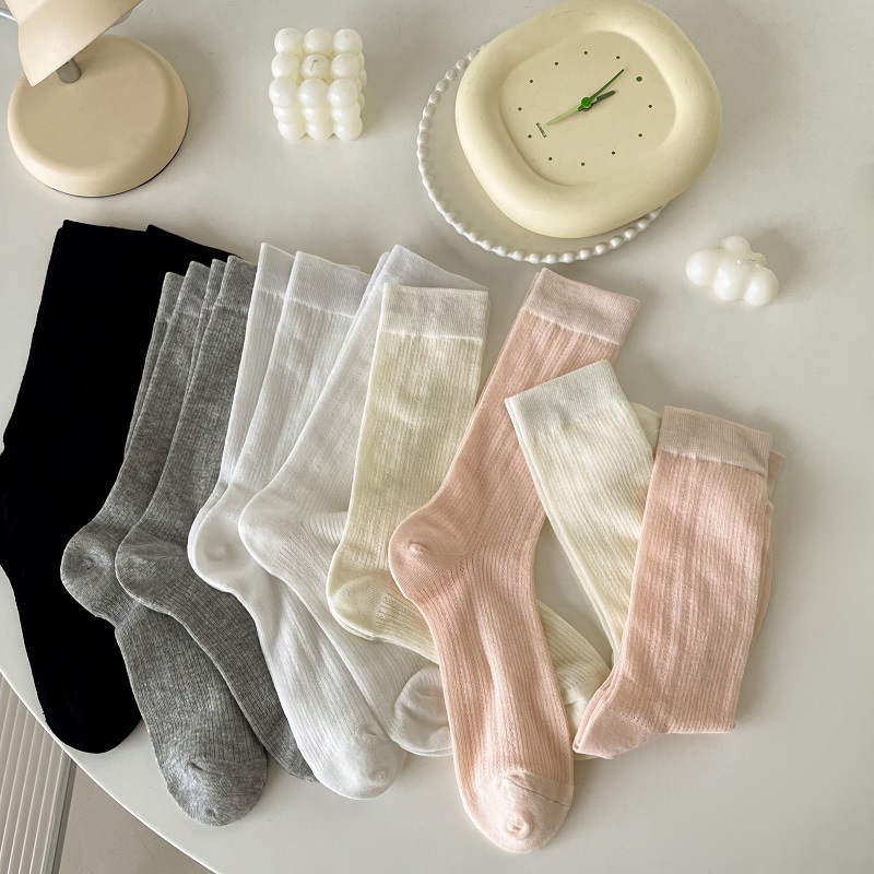 초슬림 세로 줄무늬 양말 여자 봄, 여름 얇은 통기 펀칭 중통 양말 백합 발레풍 마 무늬 더미 양말