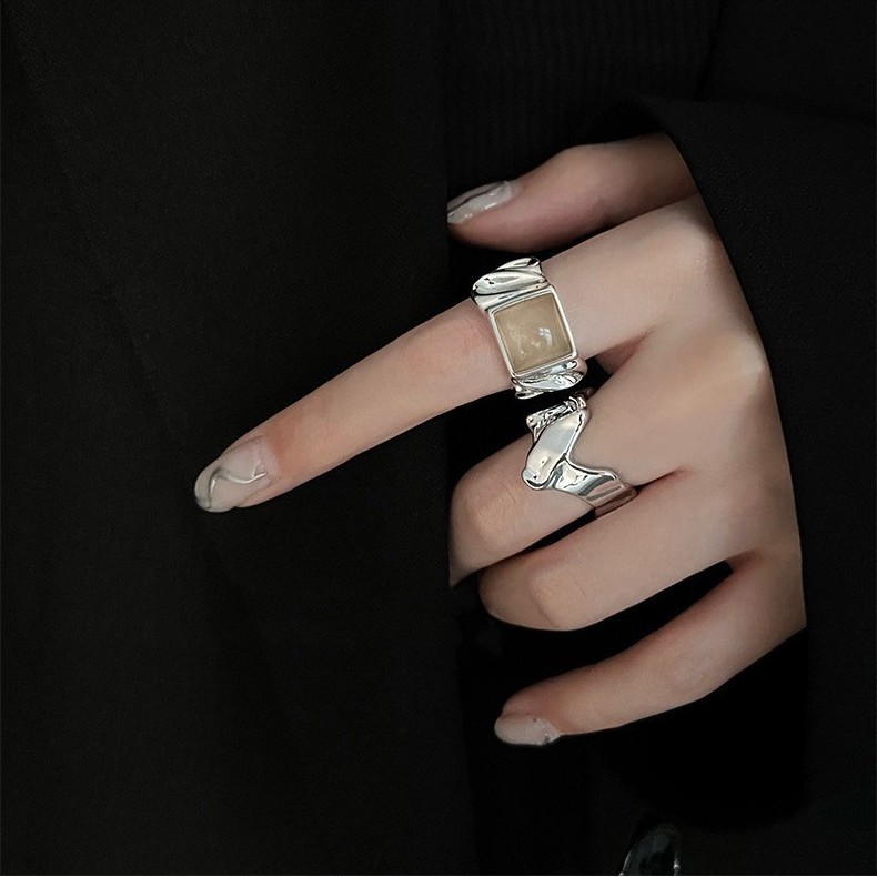 Anillo cuadrado chapado en plata S925 para mujer, anillo abierto en forma de V geométrico de moda vintage, anillo irregular para el dedo índice estilo ins.