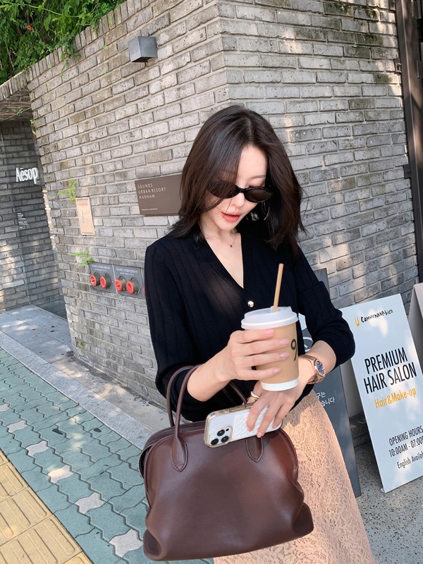 港米服饰/2025秋季新款女装 羊毛/白厂丝V领针织开衫外套女上衣|undefined