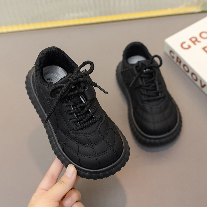 Zapatilla de deporte de las muchachas 2023 otoño nuevos niños medianos y grandes niños de fondo suave de los niños blancos bajos-top zapatos casuales del tablero