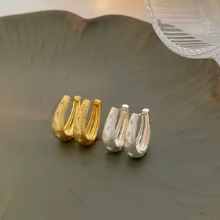 新款时尚高级感设计水滴耳扣耳环精致小众花朵星星金属简约通勤女