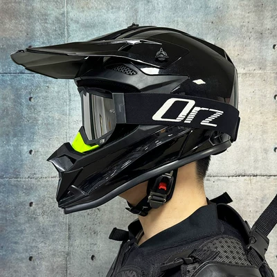 National Standard Certified 3C Off-Road Safety Motosiklet kaskı (dəbilqə) - bright-black-with-orz-black-frame-silver-mirror-comes-with-gloves-and-mask-s