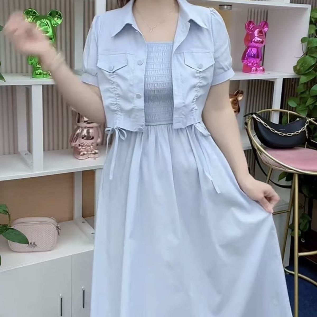 Bộ váy hai mảnh mùa hè gồm áo treo và váy ngắn tay phong cách casual — Hai mảnh màu xanh nước chi tiết 19