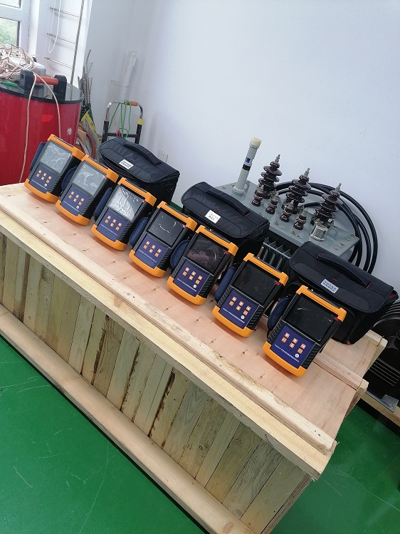 磁浮翻转式双色液位计  型号GJ633-B49-2.5-CF   库M8865