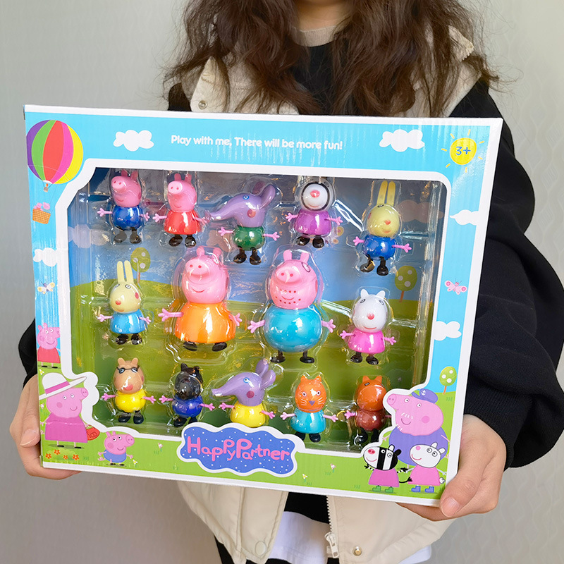 子供のコブタのペイジのおもちゃの家族4人の家のスーツのペッキーの人形の女の子のセット|undefined