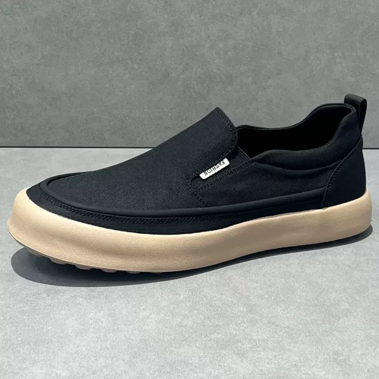 Новые весенне-летние универсальные слипоны, повседневная обувь в клетку, дышащие лоферы, нескользящая мягкая подошва, легкие мужские туфли из холщовой ткани.