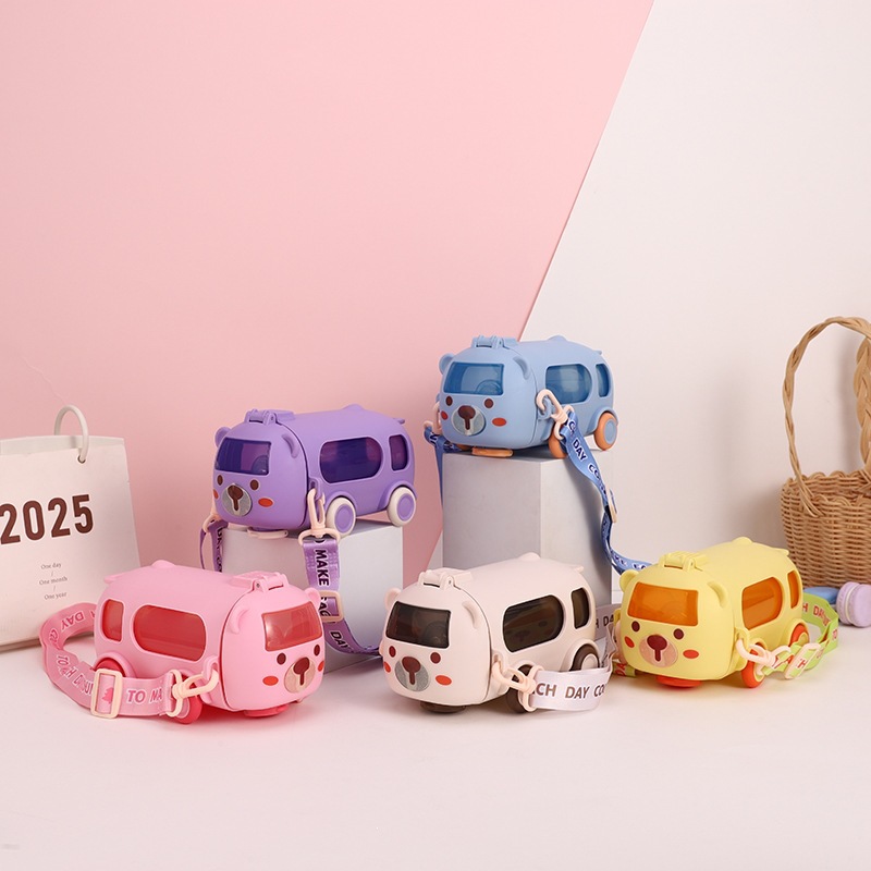 Nuevo bebé autobús taza de agua de automóvil de alto valor plástico taza de paja para niños taza de agua portátil de gran capacidad al aire libre