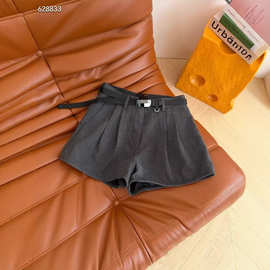 2025秋冬新款 时髦高级  显瘦显高 织带腰带装饰钢丝定型花苞短裤